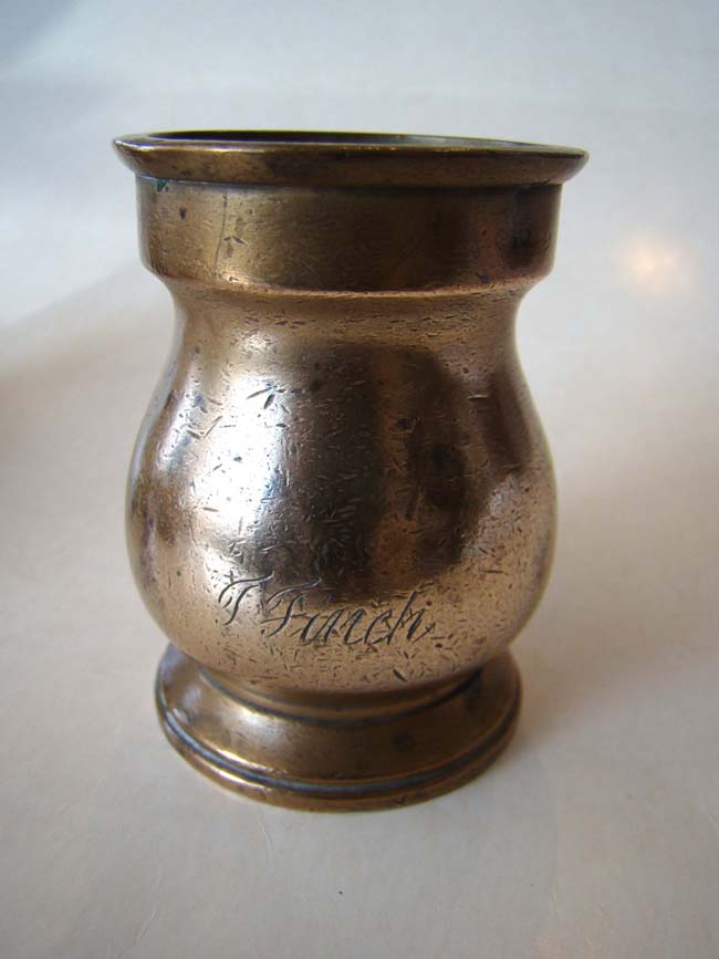 A group of three antique English bronze half-gill tavern measures circa 1880 — image 2